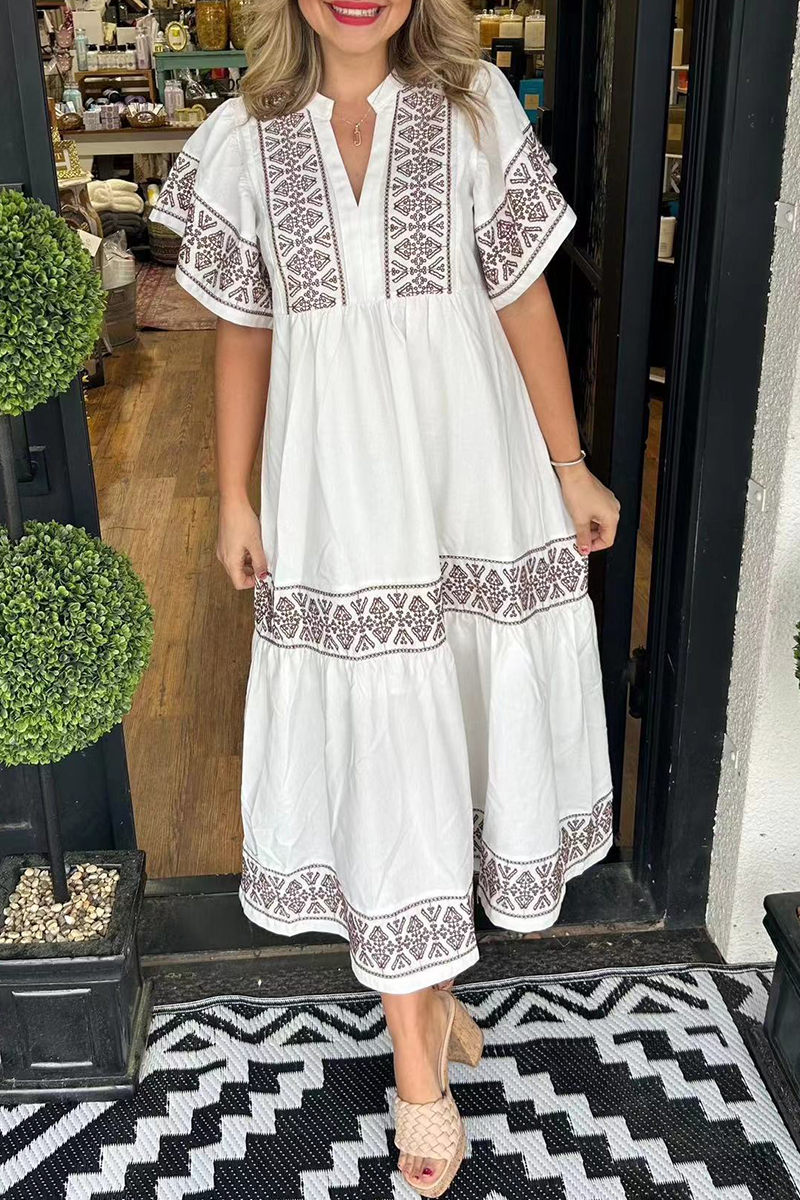 ESTELLA - VESTIDO EN LÍNEA A CON ESCOTE EN V Y PATCHWORK GEOMÉTRICO