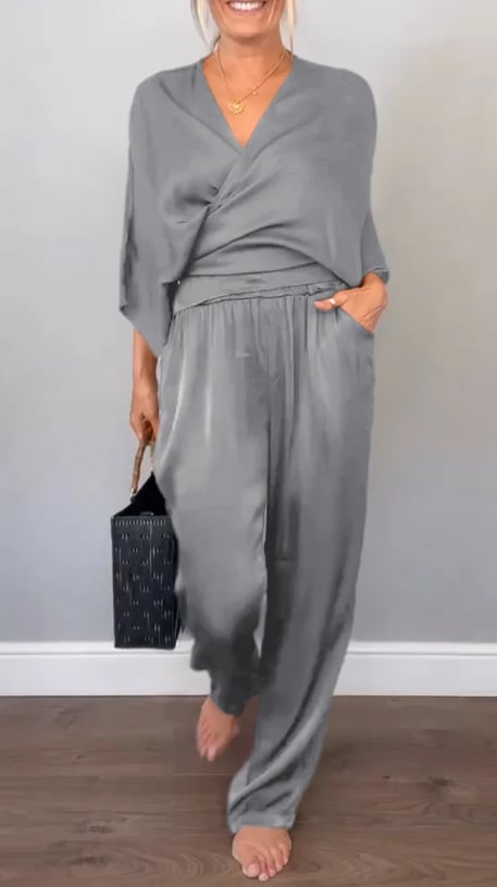 BALENA - CONJUNTO ENVOLVENTE DE TALLA COMPLETA CON BLUSA Y PANTALONES