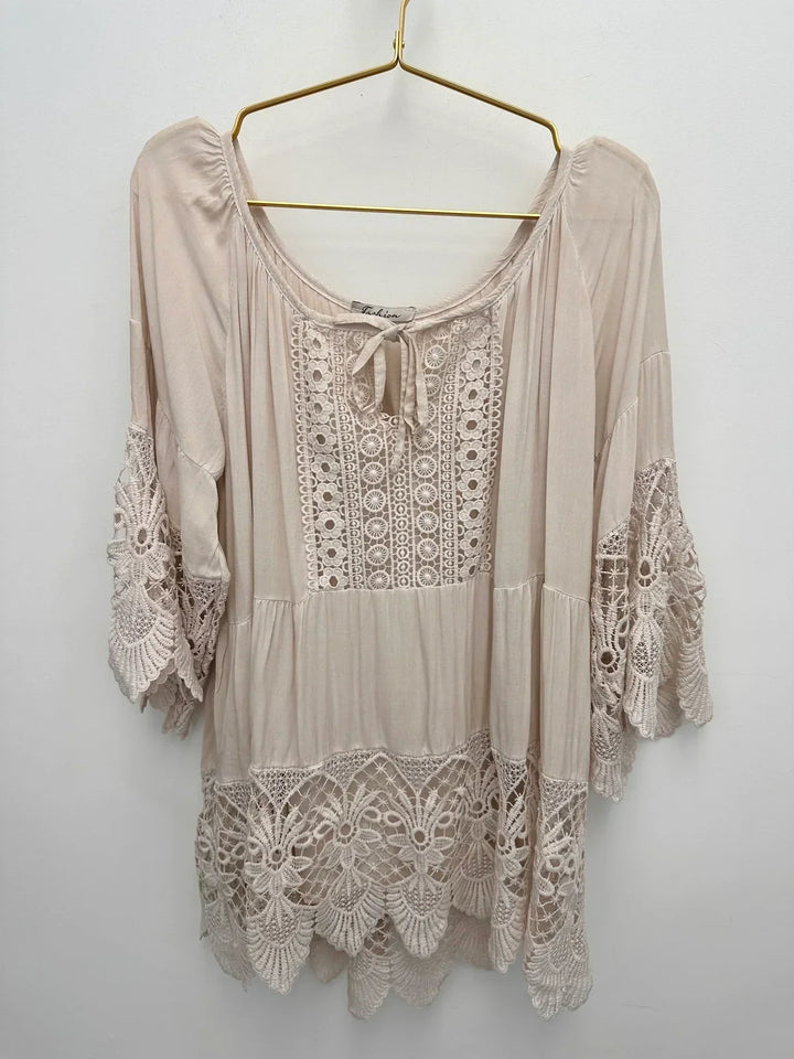 LINA - BLUSA MINIMALISTA DE CUELLO REDONDO