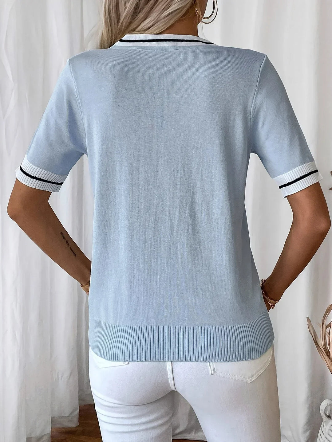 CLAUDE - TOP DE ELEGANCIA ACOGEDORA CON ESCOTE EN V