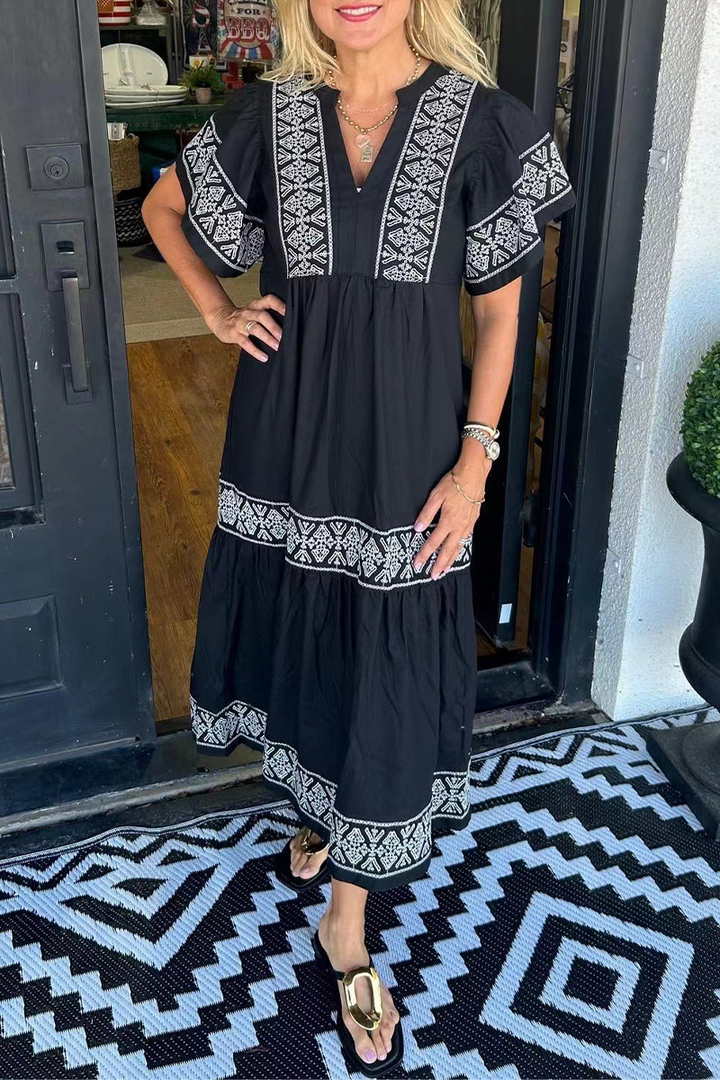 ESTELLA - VESTIDO EN LÍNEA A CON ESCOTE EN V Y PATCHWORK GEOMÉTRICO