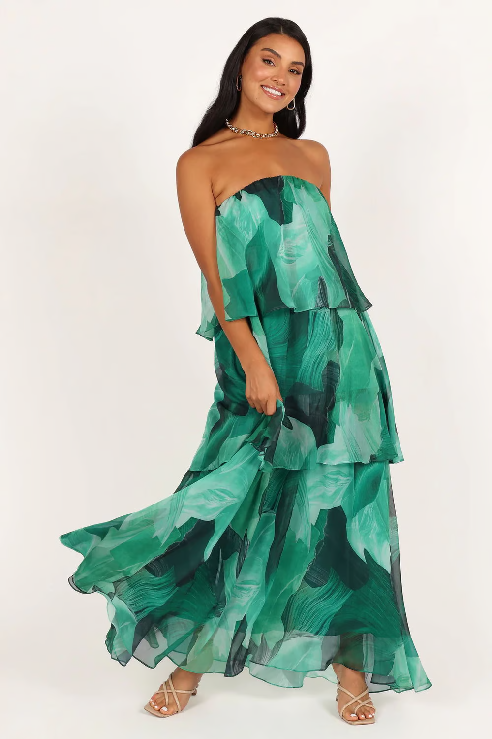 Chelsea - Vestido Maxi Estampado con Volantes y Hombros Descubiertos