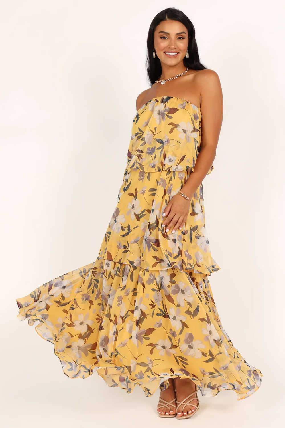 Chelsea - Vestido Maxi Estampado con Volantes y Hombros Descubiertos