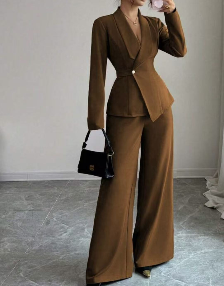 MAJA - TRAJE DECLARACIÓN MUJER EMPODERADA