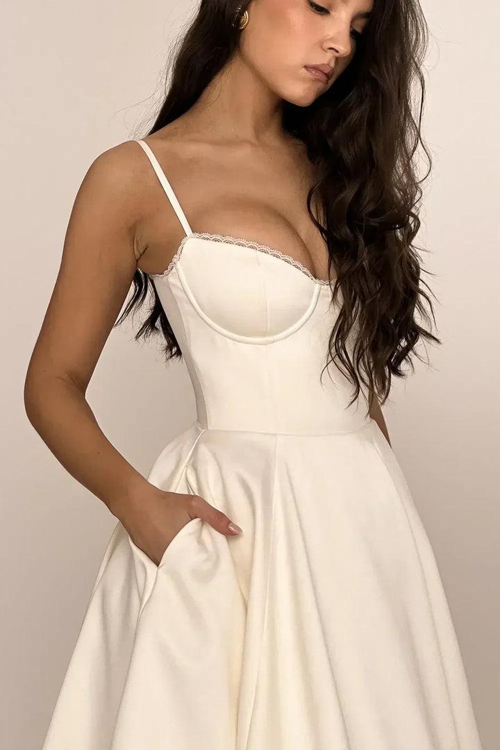 Cordelia | Vestido con Detalles Delicados de Tul