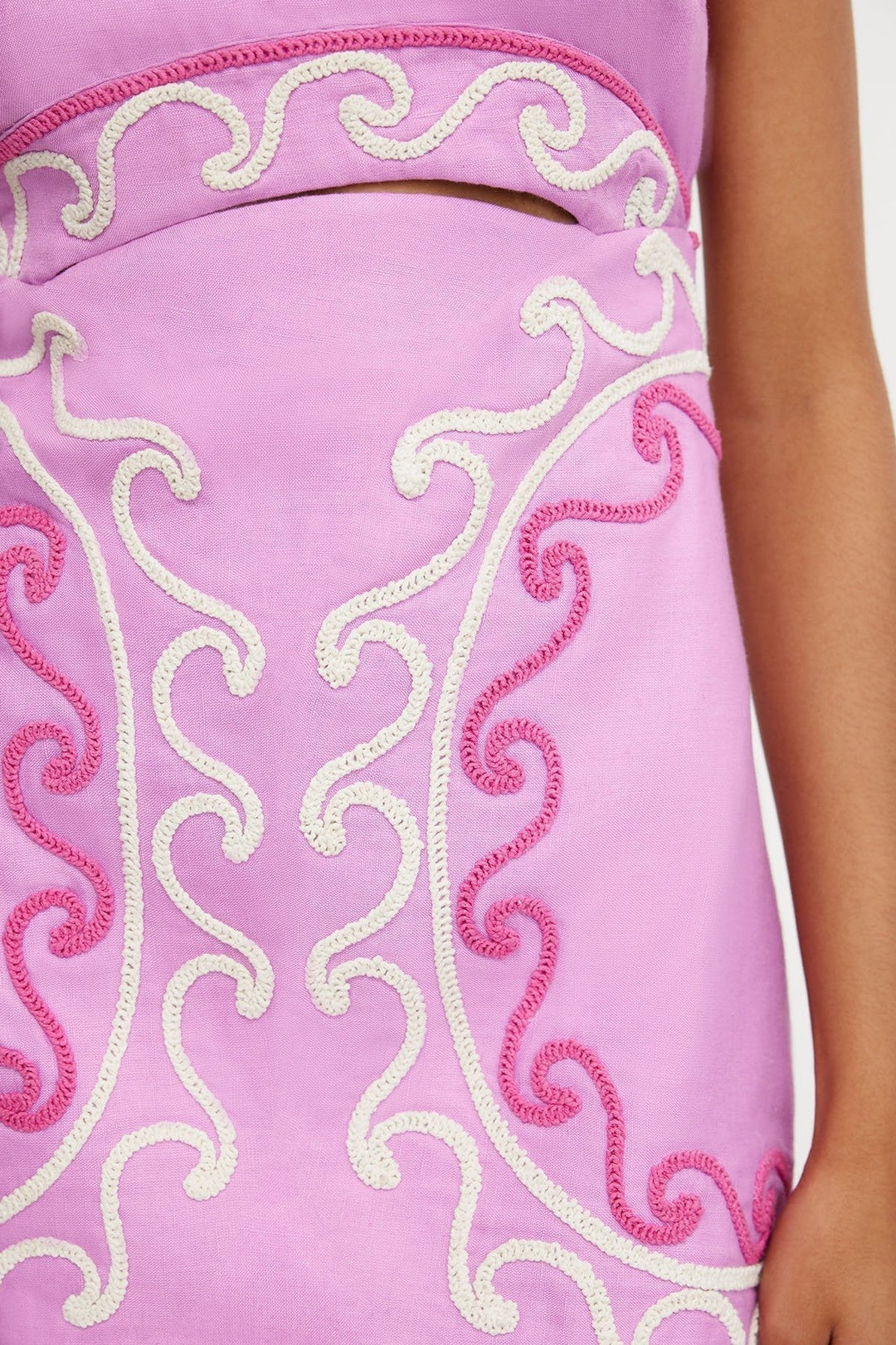 ACHSAH - VESTIDO MINI ARTÍSTICO BORDADO