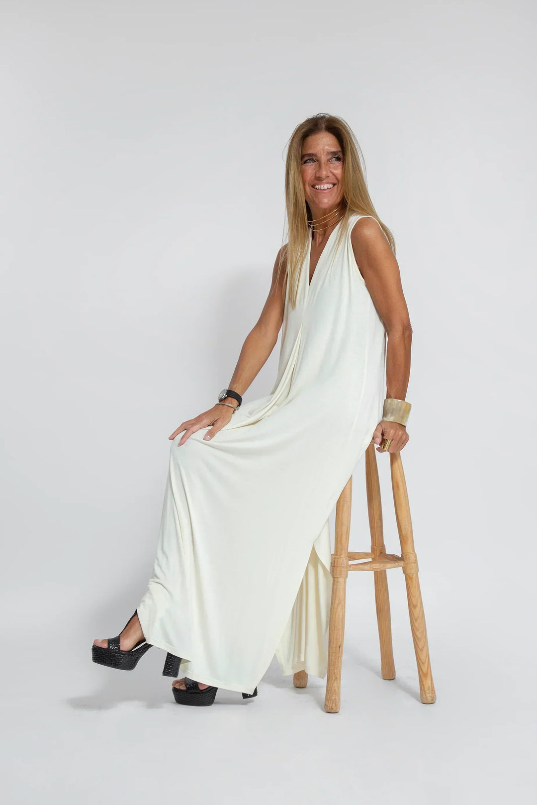 VIVIEN - VESTIDO QUE REALZA LA FIGURA CON CHALECO