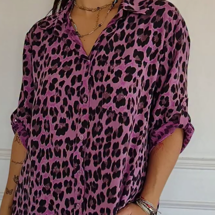 BLUSA GRIS CON ESTAMPADO DE LEOPARDO